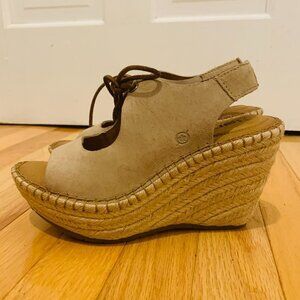 NEW Born Women's Open Toe Wedge Heel Sandal Size 6